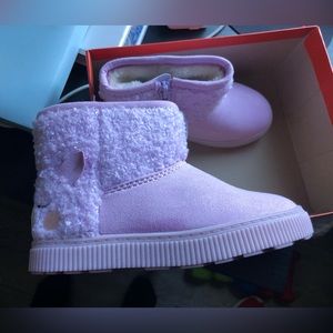 Brand new girls boots.